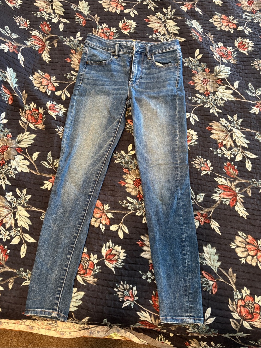 American Eagle Outfitters Size 2 short women’s skinny jeans